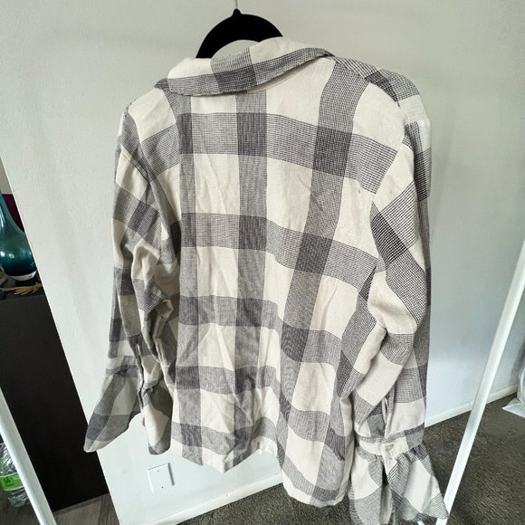 Plus Size Bell Sleeve Plaid Top - Picture 5 of 6